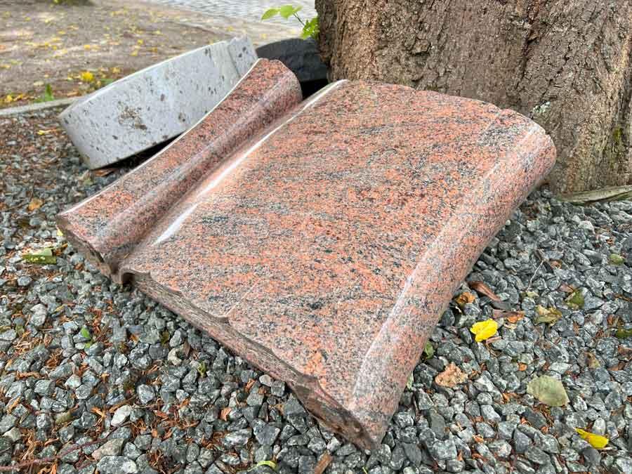 Grabstein Alkes (Schriftrolle, Lager) DeinSteinmetz.de