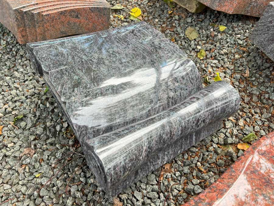 Grabstein Alkes (Schriftrolle, Lager) DeinSteinmetz.de