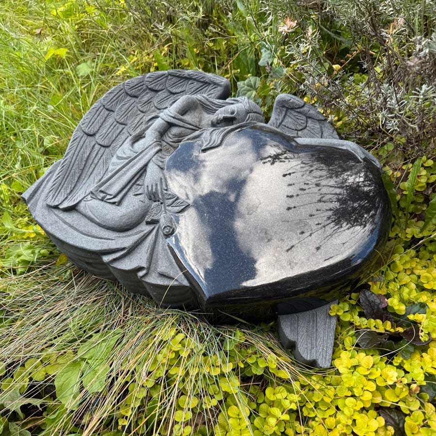 Engelgrabstein, Liegestein, Grabkissen, Kissenstein, Granit günstig online kaufen