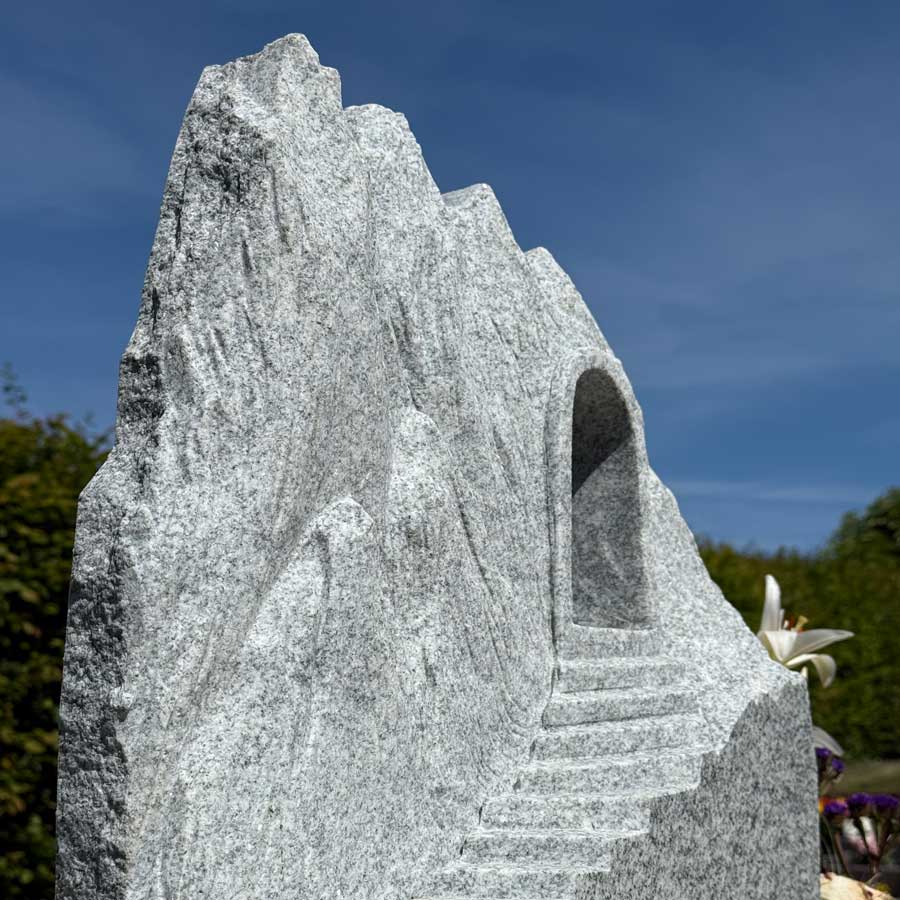Grabstein Avior (Gebirge)
