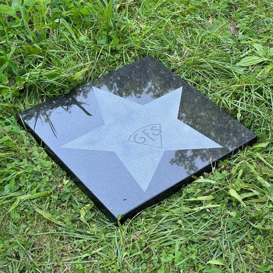 Grabstein, Liegestein, online kaufen vom Steinmetz Hauptbild